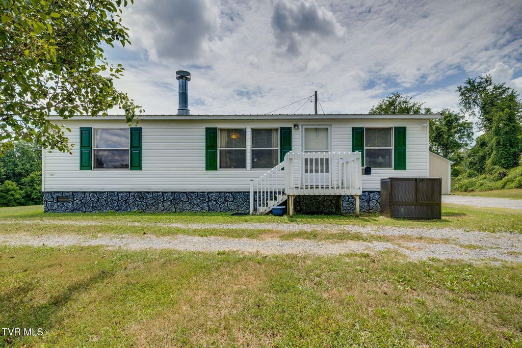 Photo of 2588 Carters Valley Road, Surgoinsville, TN 37873 (MLS # 9983966)