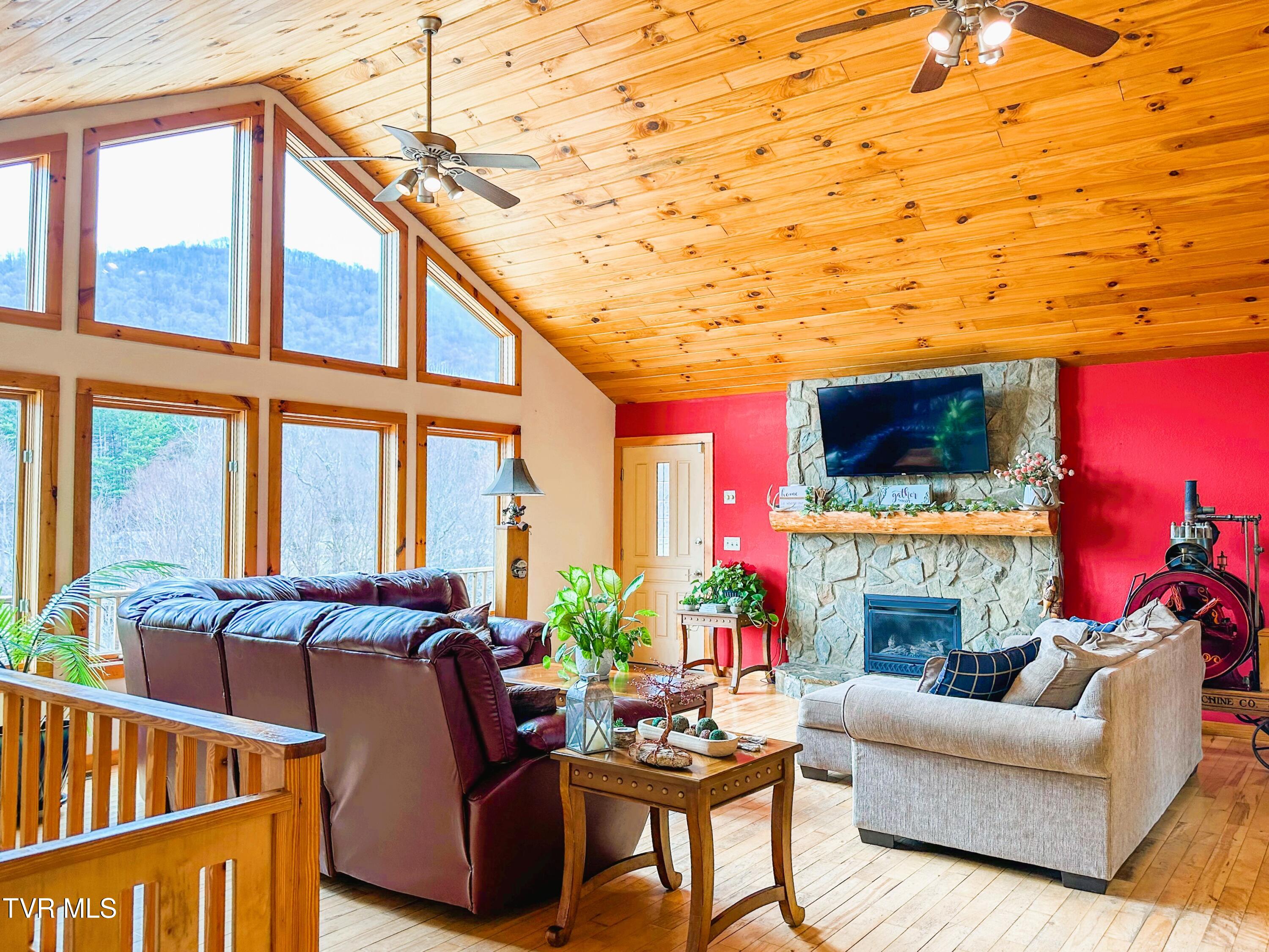 130 Jess Jarrett Road, Roan Mountain, Tennessee image 13