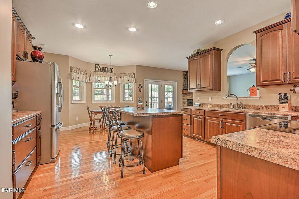 Photo of 5000 Aberlea Place, Piney Flats, TN 37686 (MLS # 9989490)