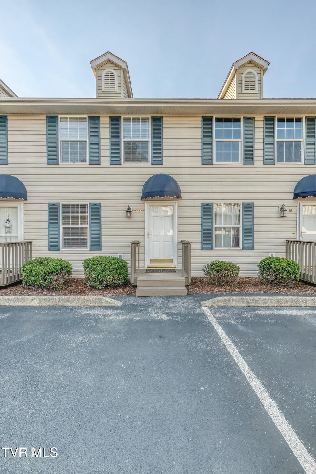 Photo of 10 Pepper Ridge Court #10, Gray, TN 37615 (MLS # 10000352)