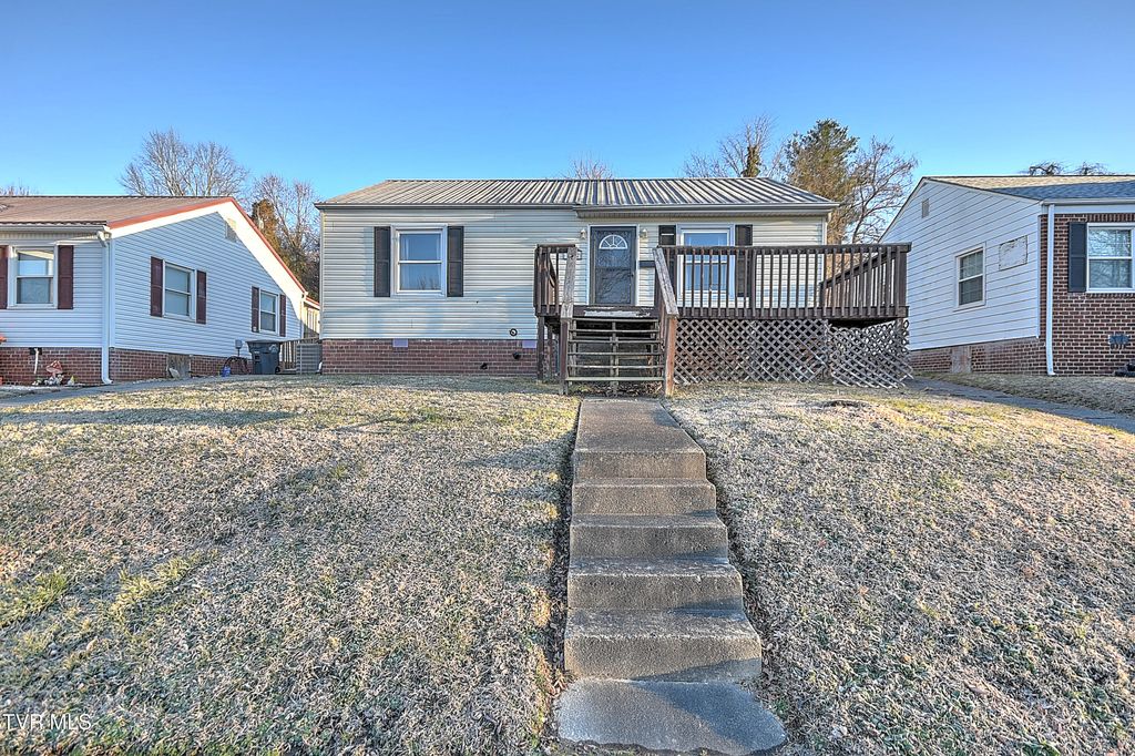 Photo of 1332 Garden Drive, Kingsport, TN 37664 (MLS # 9991233)