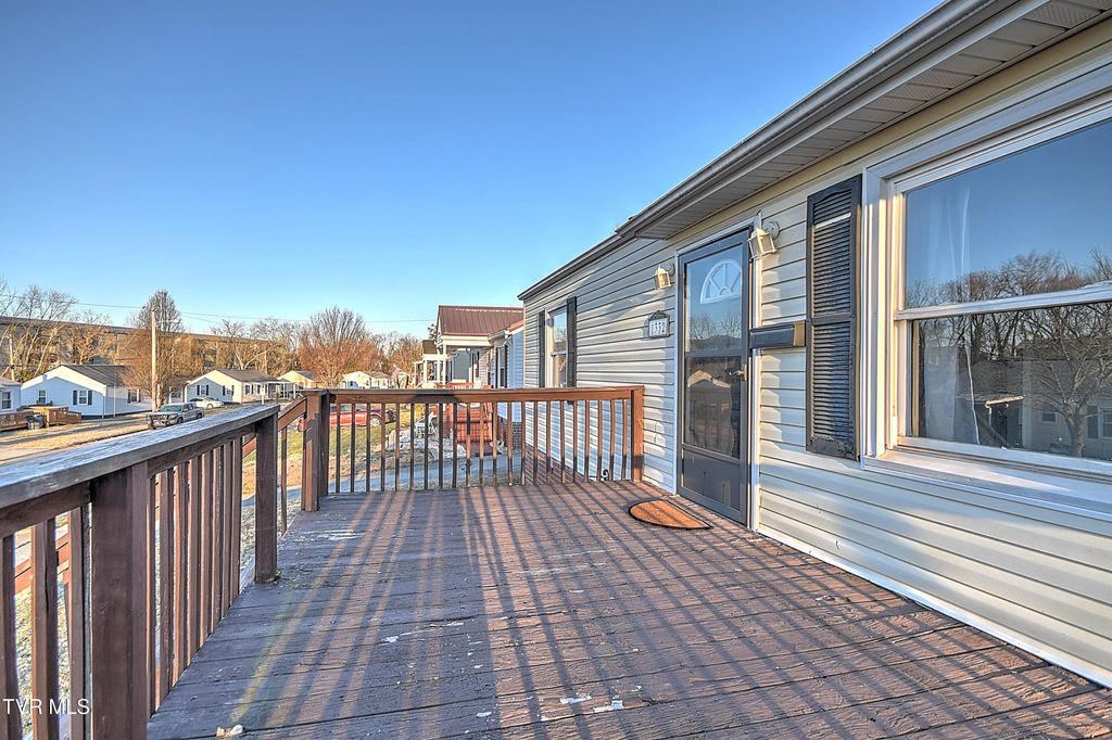 Photo of 1332 Garden Drive, Kingsport, TN 37664 (MLS # 9991233)