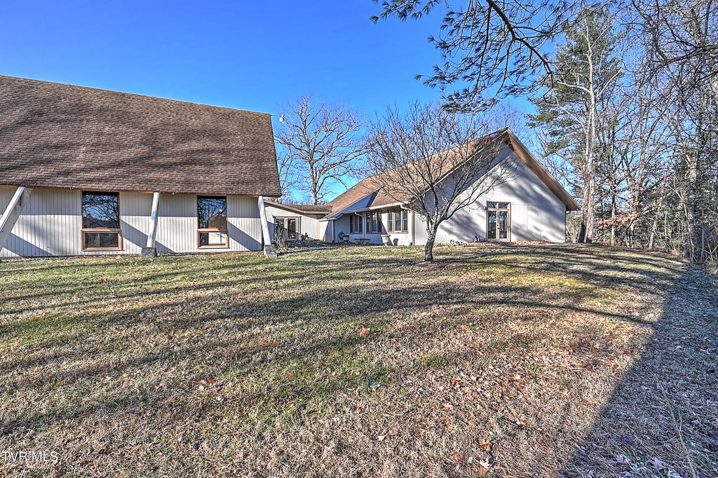 Photo of 607 Greenfield Place, Bristol, TN 37620 (MLS # 9989396)