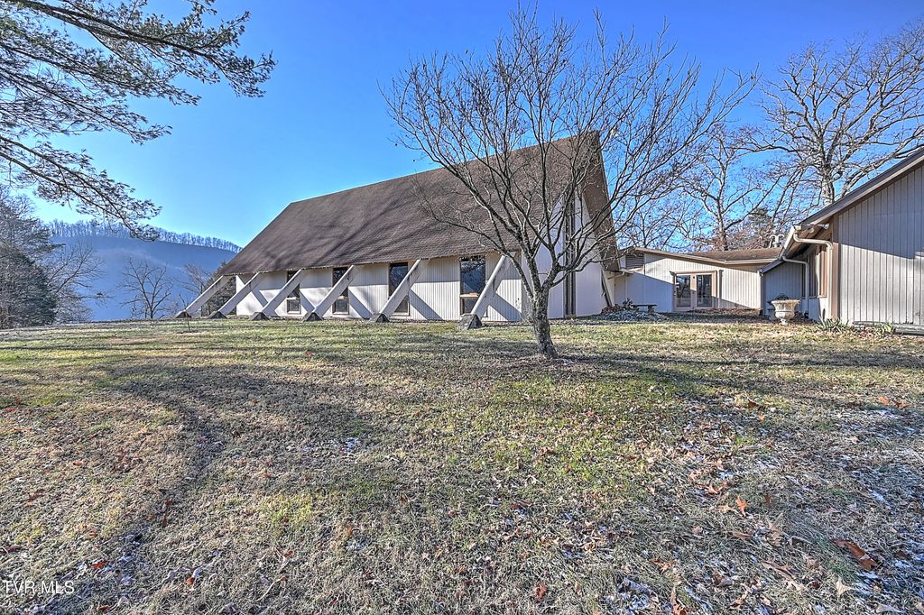 Photo of 607 Greenfield Place, Bristol, TN 37620 (MLS # 9989396)