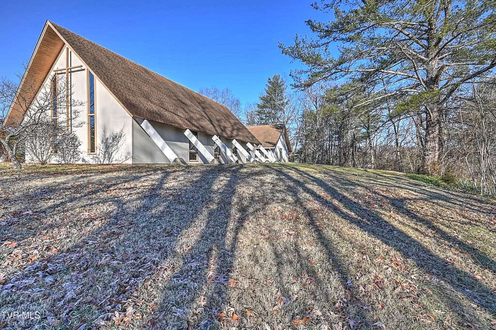 Photo of 607 Greenfield Place, Bristol, TN 37620 (MLS # 9989396)