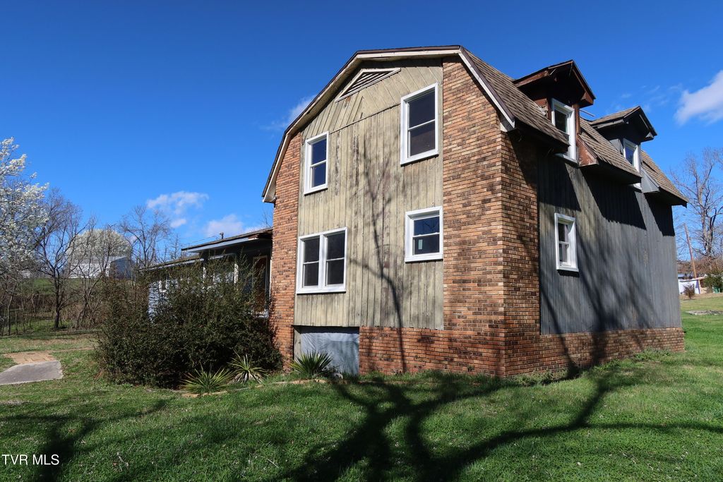 Photo of 3232 Wil Rho Circle, Kingsport, TN 37660 (MLS # 9992743)