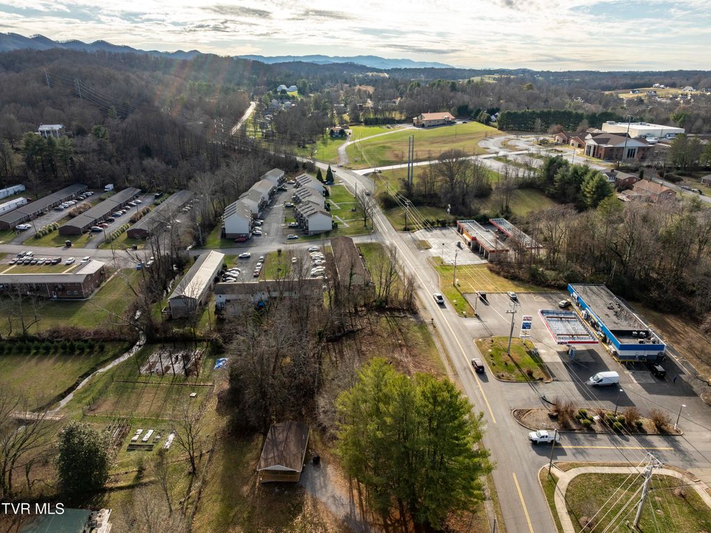 Photo of 2301 Greenwood Drive, Johnson City, TN 37604 (MLS # 9989345)