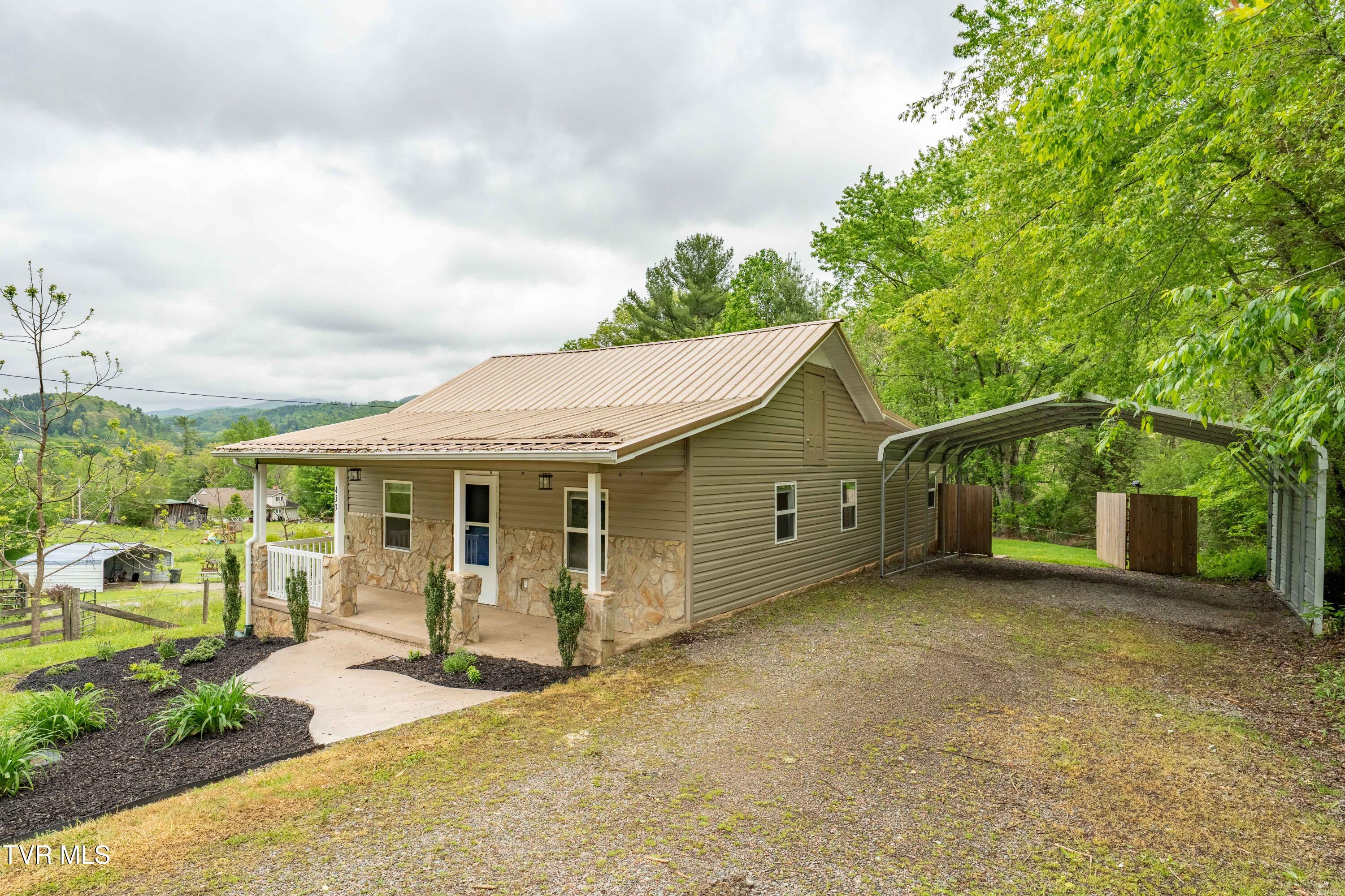 433 Shoun Street, Mountain City, Tennessee image 2