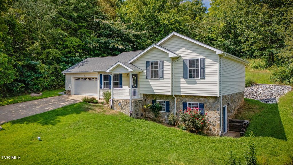 Photo of 108 Plymouth Hill, Greeneville, TN 37743 (MLS # 9993688)