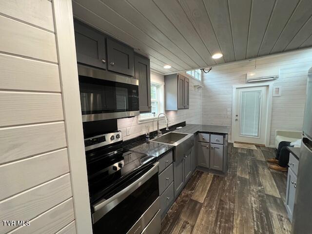 1131 Cold Springs Rd, Mountain City, Tennessee image 5