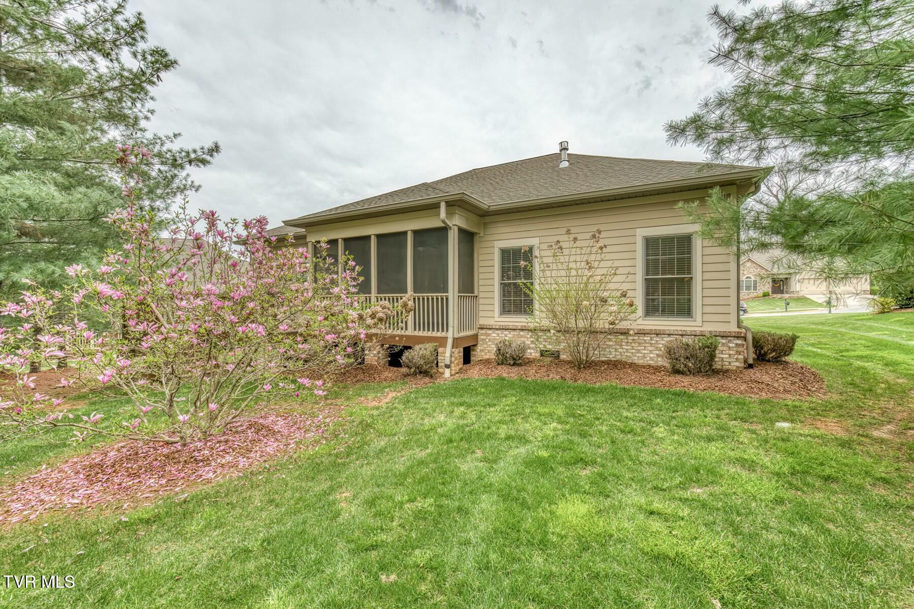 Jonesborough, Tennessee 37659, United States, 4 Bedrooms Bedrooms, ,3 BathroomsBathrooms,Residential,Active,102265