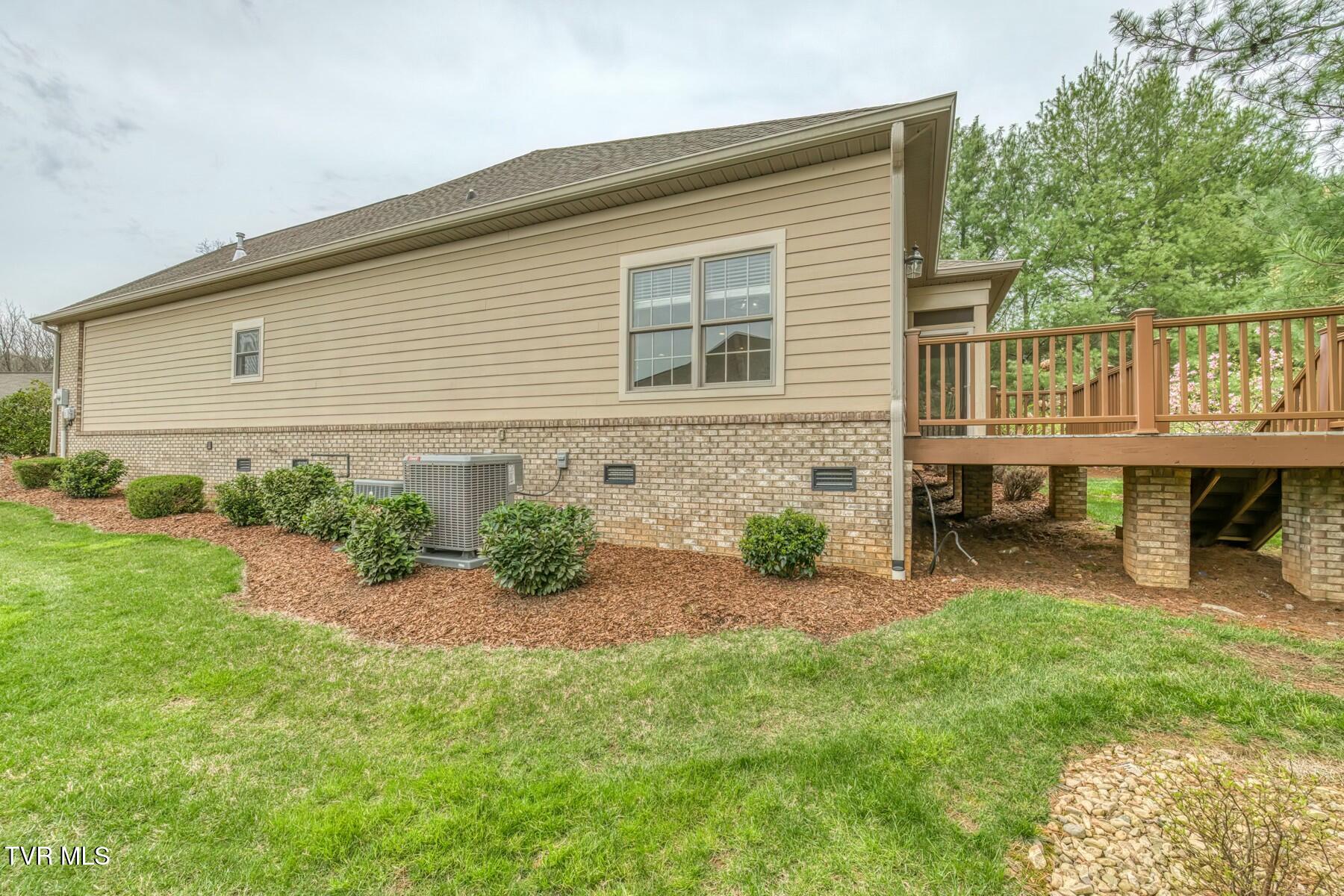 Jonesborough, Tennessee 37659, United States, 4 Bedrooms Bedrooms, ,3 BathroomsBathrooms,Residential,Active,102265