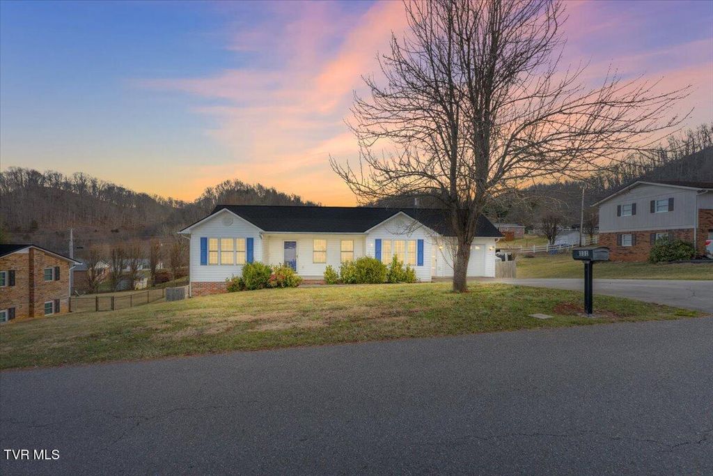 Photo of 331 Townview Drive, Lebanon, VA 24266 (MLS # 9990664)