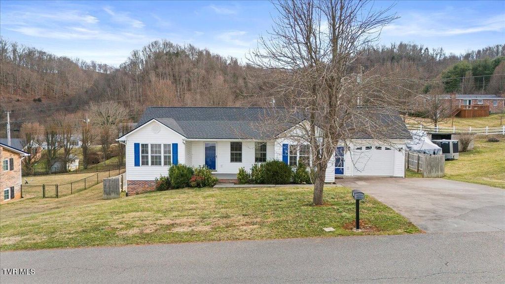 Photo of 331 Townview Drive, Lebanon, VA 24266 (MLS # 9990664)