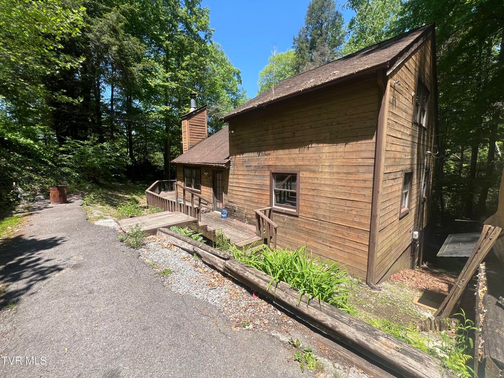 Photo of 705 Laurel Lane, Norton, VA 24273 (MLS # 9995627)