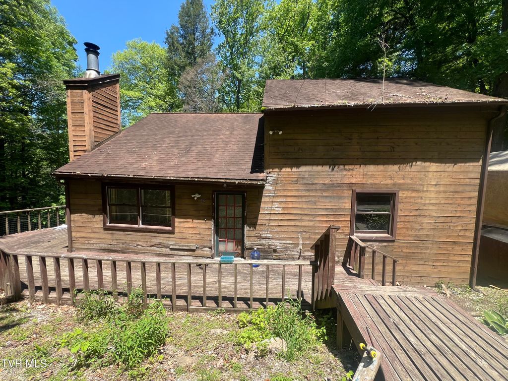 Photo of 705 Laurel Lane, Norton, VA 24273 (MLS # 9995627)