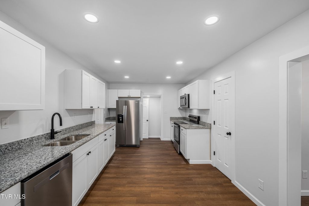 Photo of 1007 Spring Street, Johnson City, TN 37604 (MLS # 9990015)