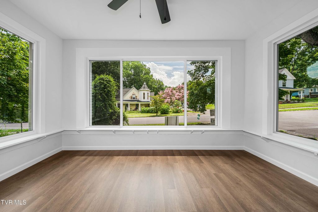 Photo of 1007 Spring Street, Johnson City, TN 37604 (MLS # 9990015)