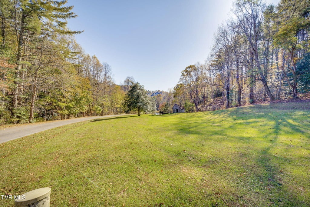 Photo of 1 Holly Meadow Lane, Mountain City, TN 37683 (MLS # 10002449)
