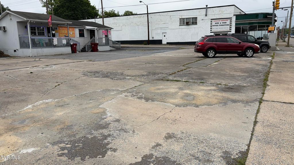 Photo of 320 Main Street, Johnson City, TN 37604 (MLS # 9995035)