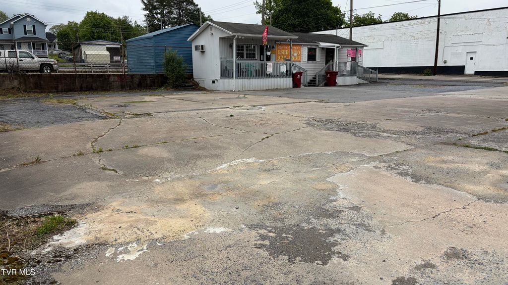 Photo of 320 Main Street, Johnson City, TN 37604 (MLS # 9995035)