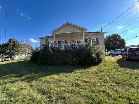 Photo of 908 Lakeview Drive, Johnson City, TN 37601 (MLS # 10002135)