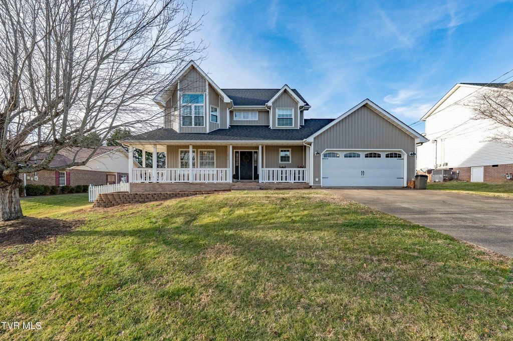 Photo of 1030 Estate Drive, Johnson City, TN 37604 (MLS # 9989866)