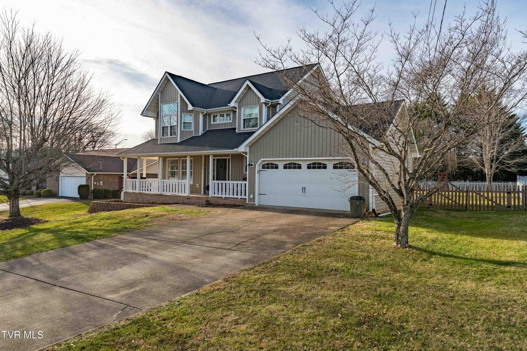 Photo of 1030 Estate Drive, Johnson City, TN 37604 (MLS # 9989866)