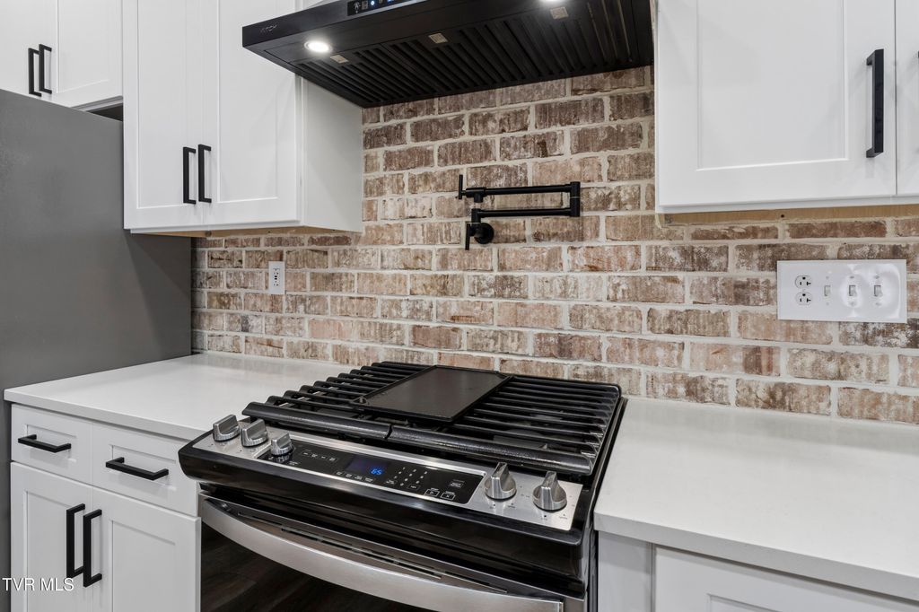 Photo of 165 Old State Route 34, Jonesborough, TN 37659 (MLS # 9993798)