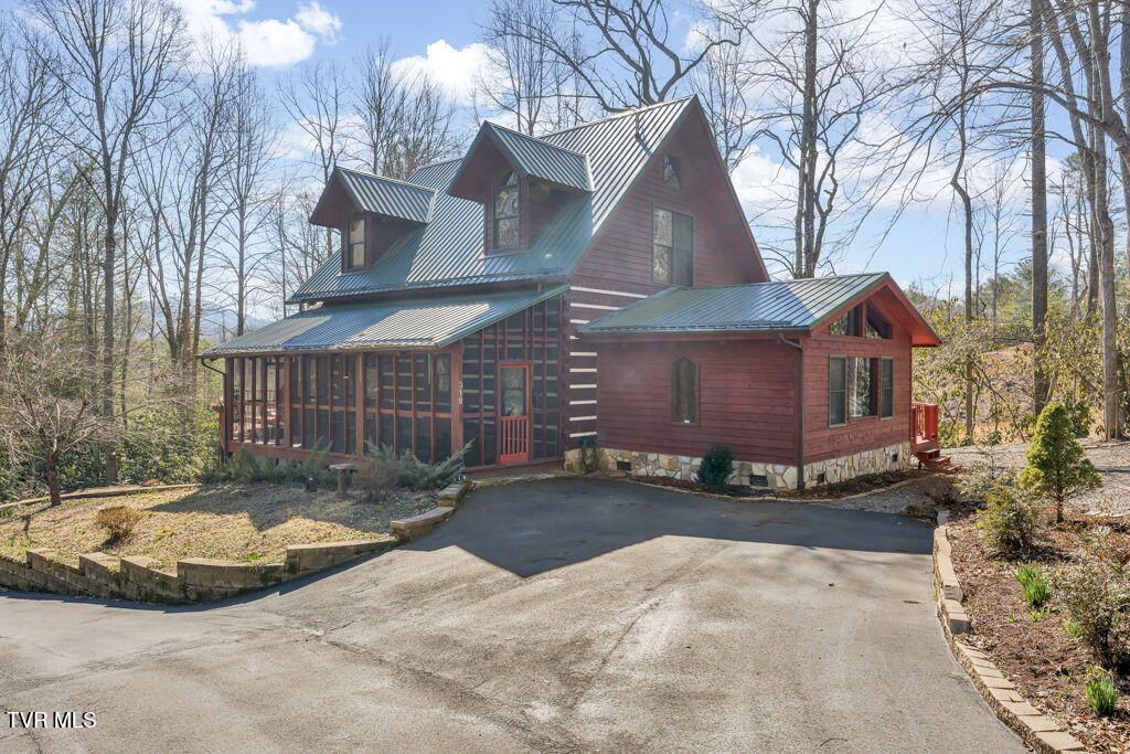 Photo of 319 Ivy Wood Lane, Mountain City, TN 37683 (MLS # 9991816)