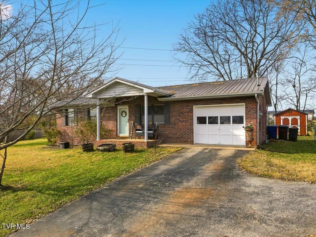 Photo of 1663 Meadow Spring Drive, Jefferson City, TN 37760 (MLS # 9988607)