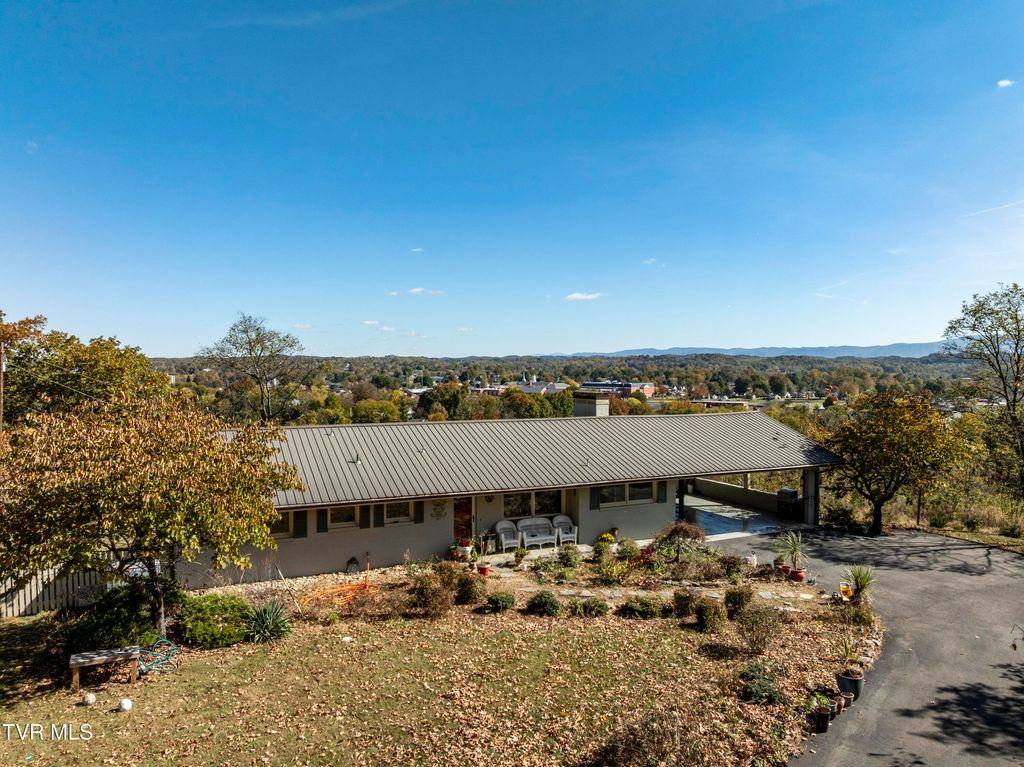 Photo of 103 Skyline Drive, Bristol, TN 37620 (MLS # 9987588)