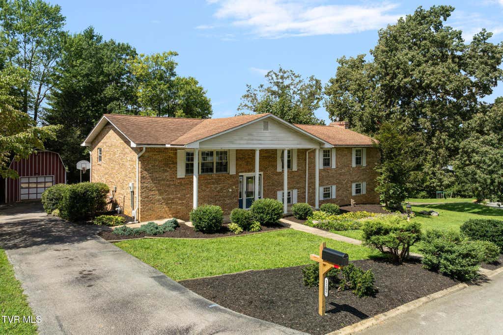 Photo of 1207 Rambling Court, Greeneville, TN 37743 (MLS # 9999797)
