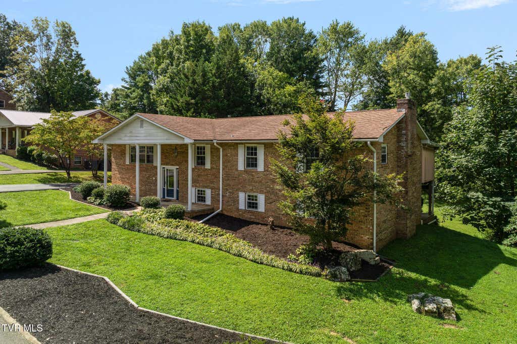 Photo of 1207 Rambling Court, Greeneville, TN 37743 (MLS # 9999797)