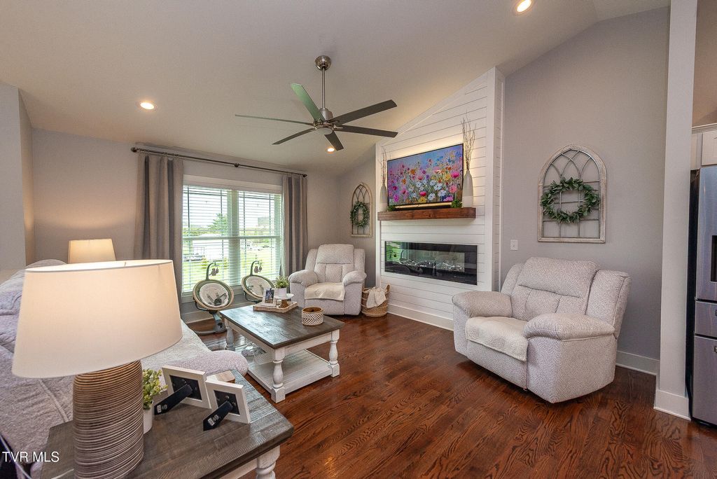 Photo of 957 Mitchell Road, Kingsport, TN 37663 (MLS # 9993368)