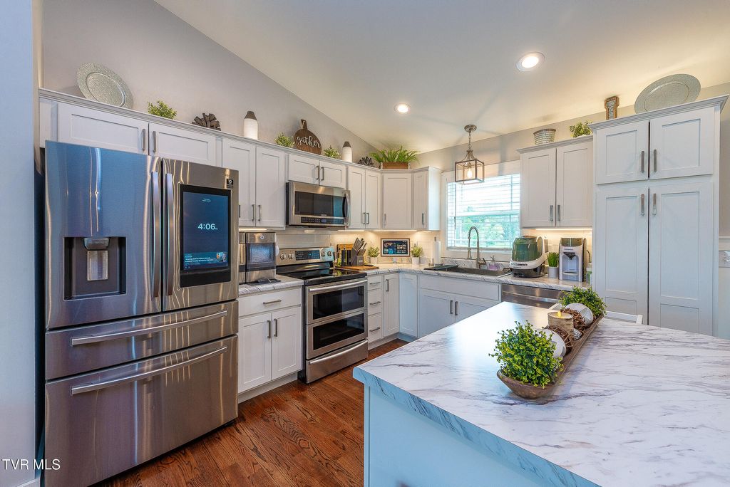 Photo of 957 Mitchell Road, Kingsport, TN 37663 (MLS # 9993368)