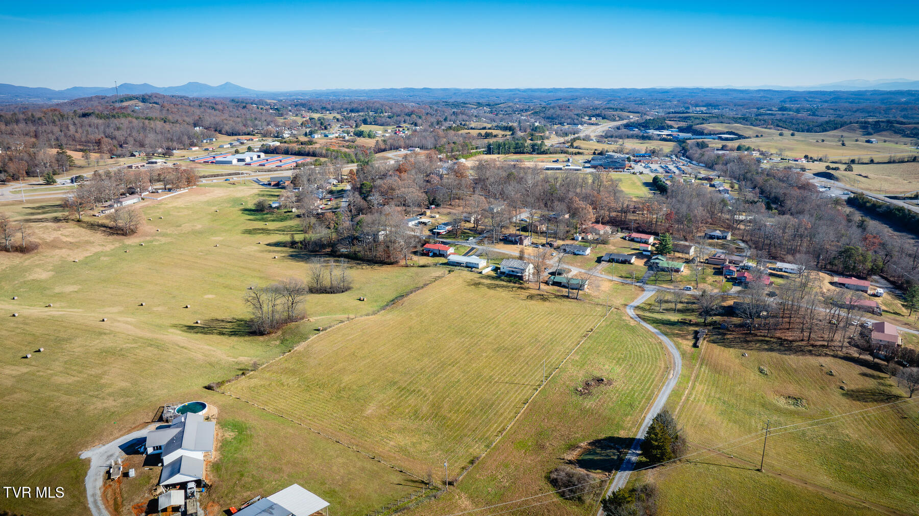 320 Marcella Drive, Mosheim, Tennessee image 9