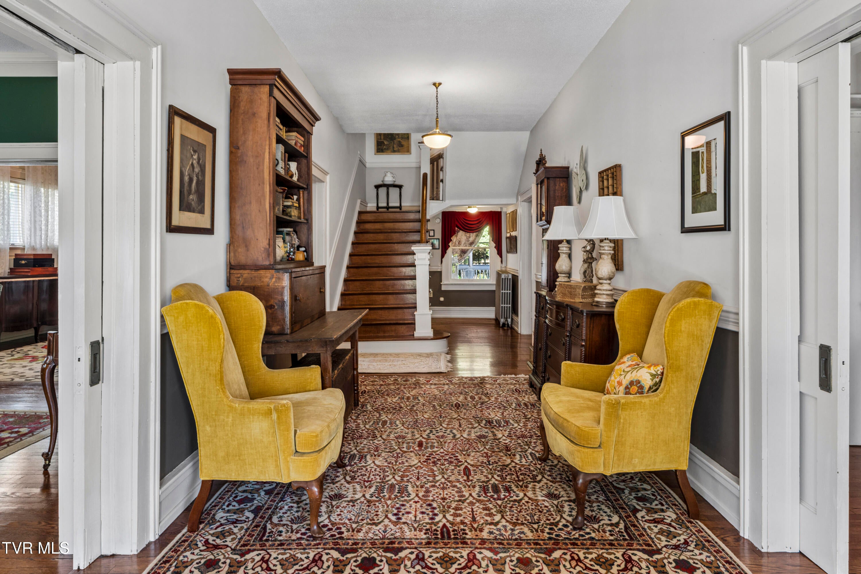 201 East 9th Avenue
