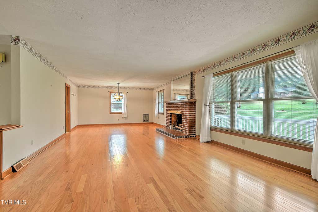 Photo of 105 Meadowview Drive, Jonesborough, TN 37659 (MLS # 9999862)