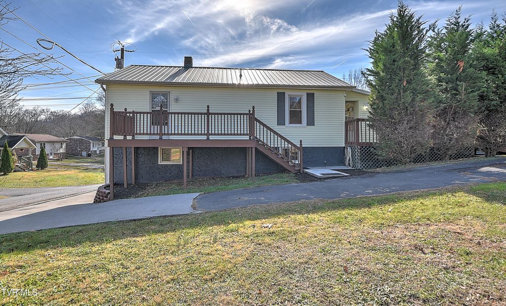 Photo of 2246 3rd Street, Bristol, TN 37620 (MLS # 9988701)