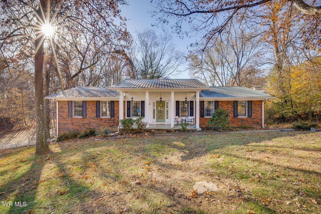 Photo of 516 Bramblewood Drive, Mount Carmel, TN 37645 (MLS # 9988308)