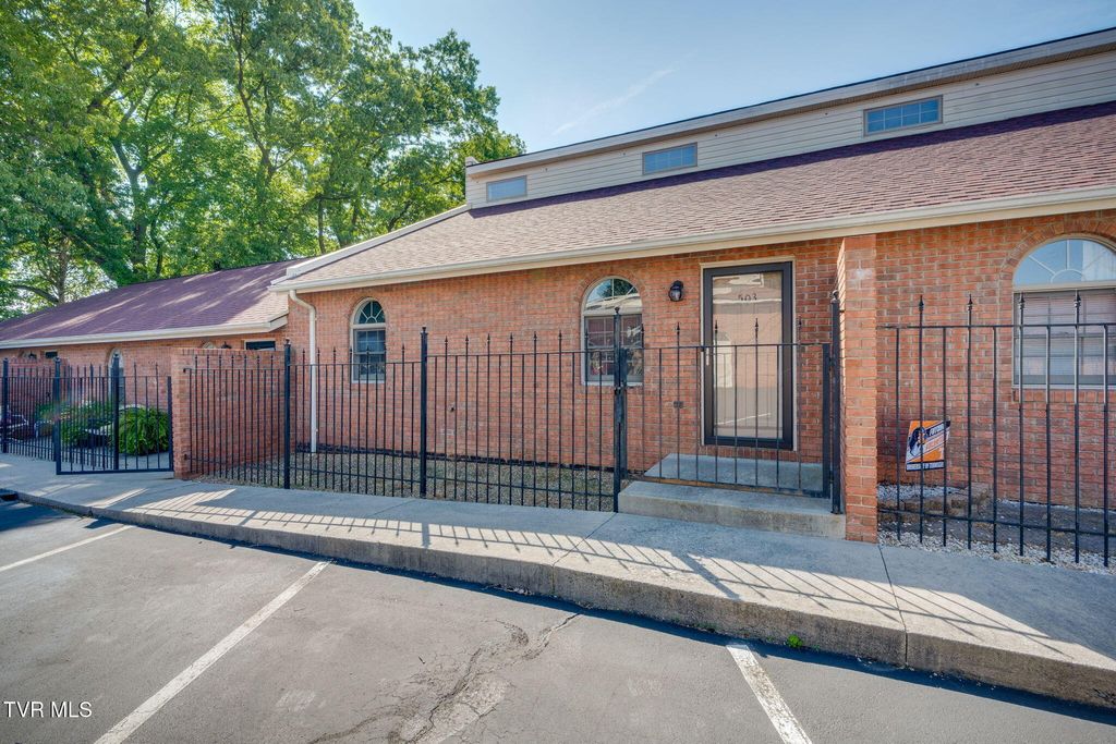 Photo of 503 Phoenix Court #503, Kingsport, TN 37663 (MLS # 9995725)