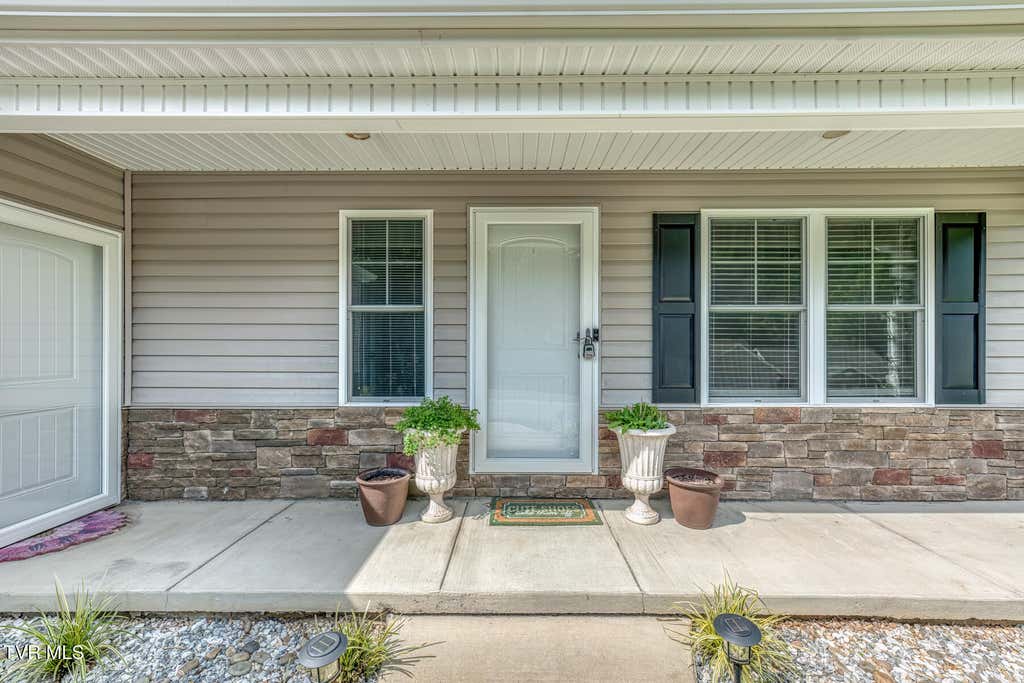 Photo of 211 Brighton Place, Bristol, TN 37620 (MLS # 9999519)