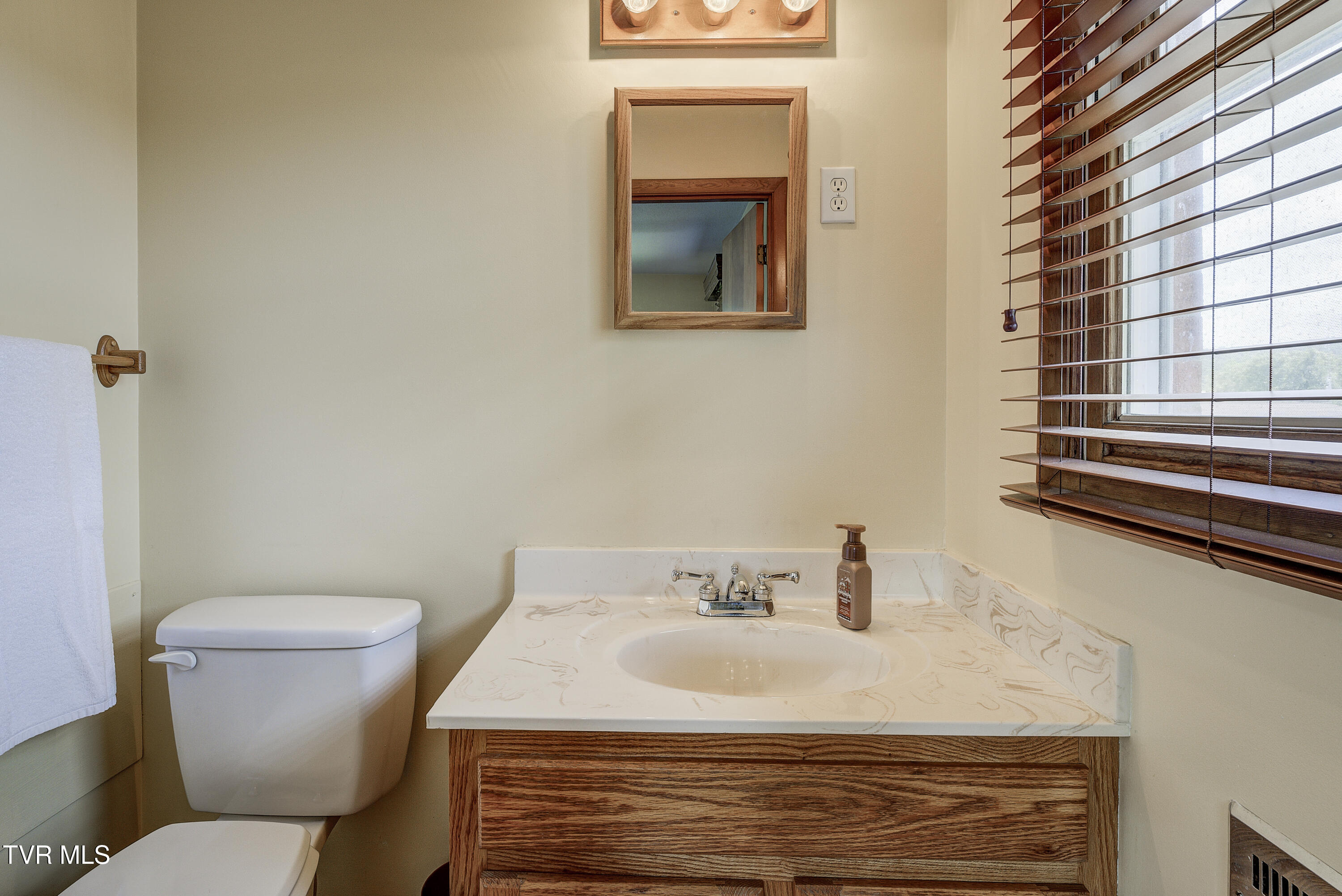 296 Redstone Drive, Bluff City, Tennessee image 21