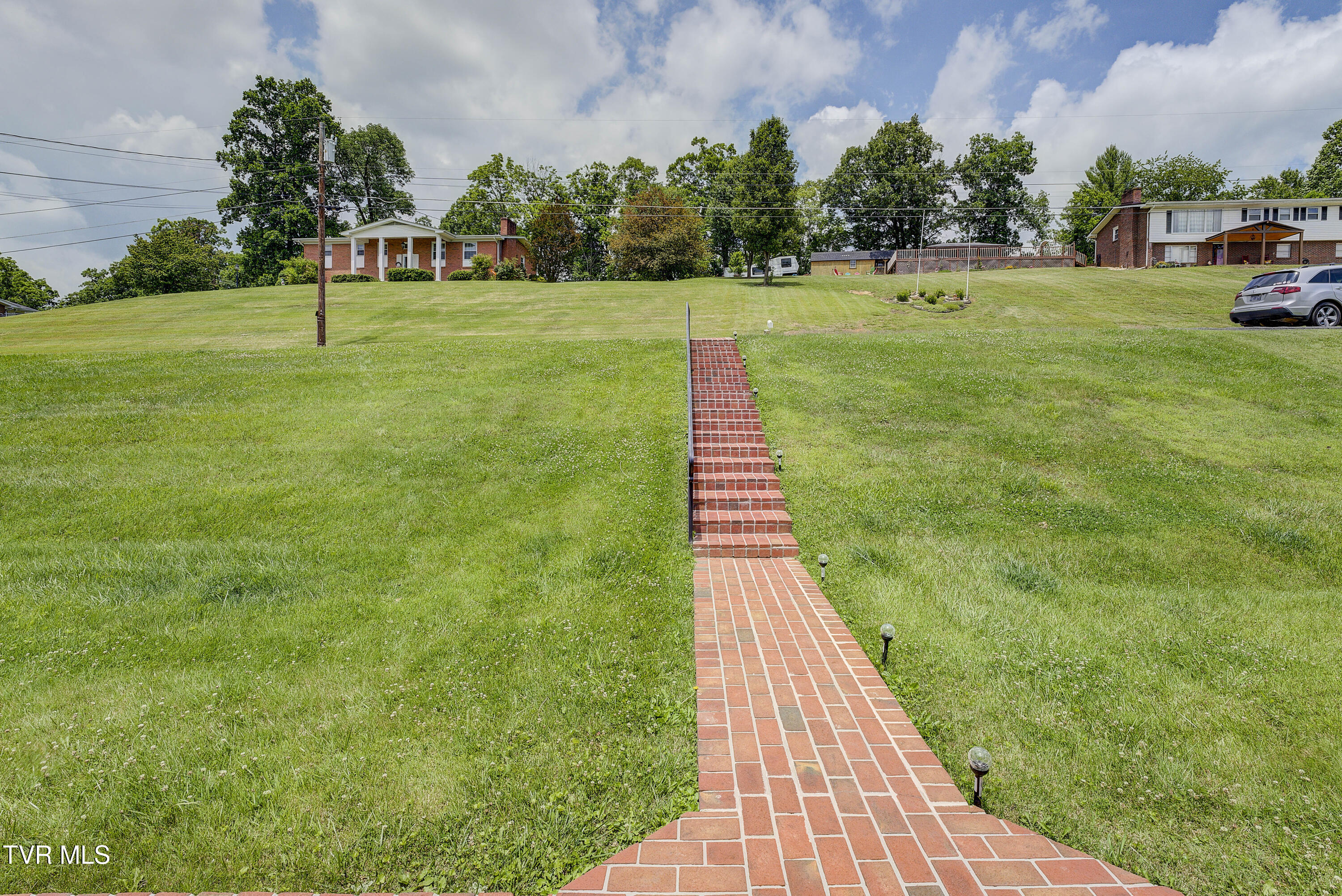 296 Redstone Drive, Bluff City, Tennessee image 10