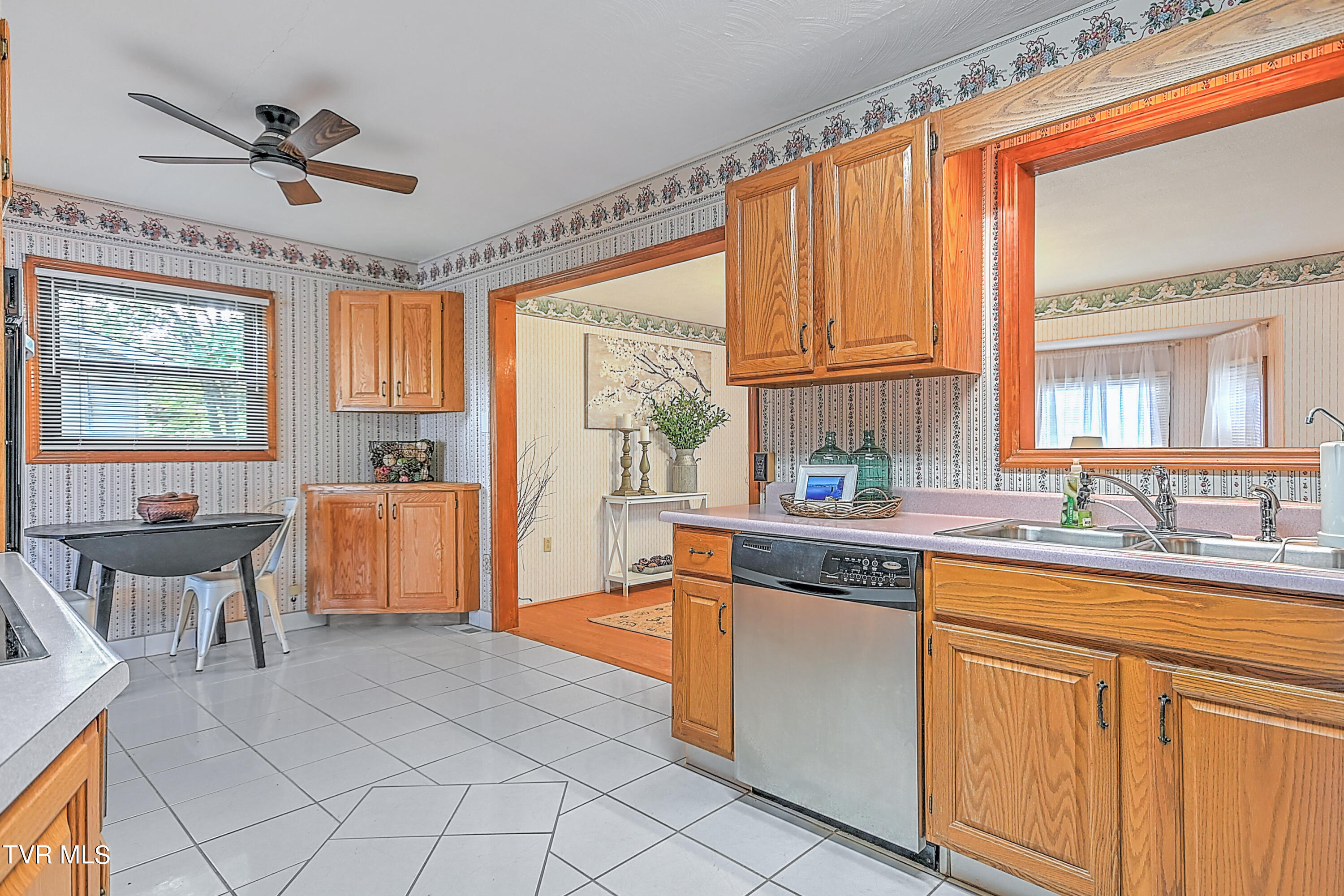 288 Robin Circle, Bristol, Virginia image 12