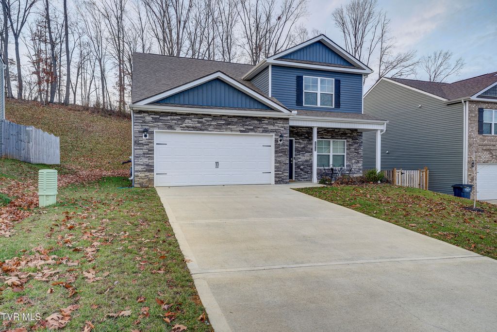 Photo of 2472 Bridgeforth Crossing, Kingsport, TN 37664 (MLS # 9989130)