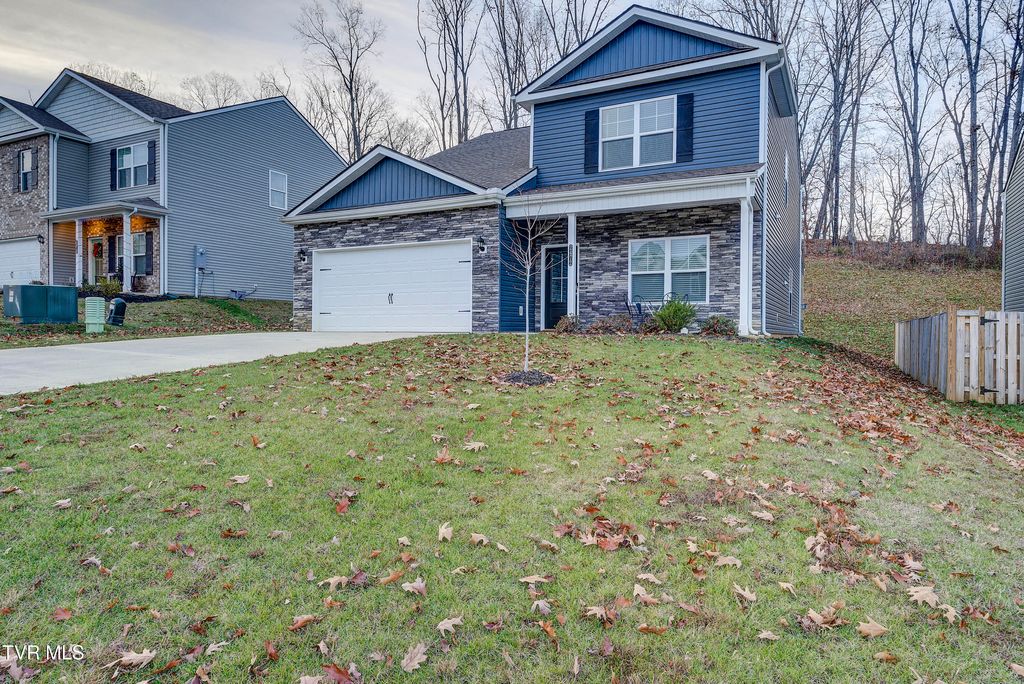 Photo of 2472 Bridgeforth Crossing, Kingsport, TN 37664 (MLS # 9989130)