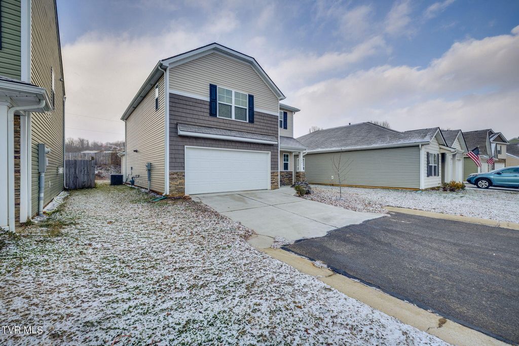 Photo of 1461 Gress Mag Mountain, Kingsport, TN 37660 (MLS # 9990615)