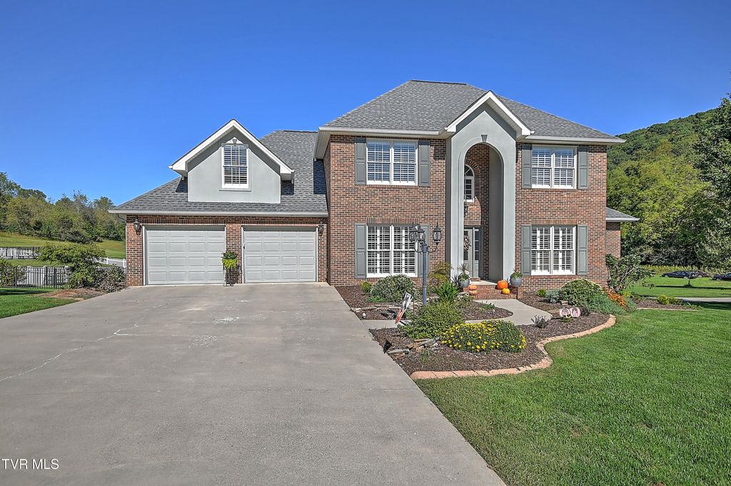 Photo of 1112 Wiembley Drive, Kingsport, TN 37664 (MLS # 9991143)